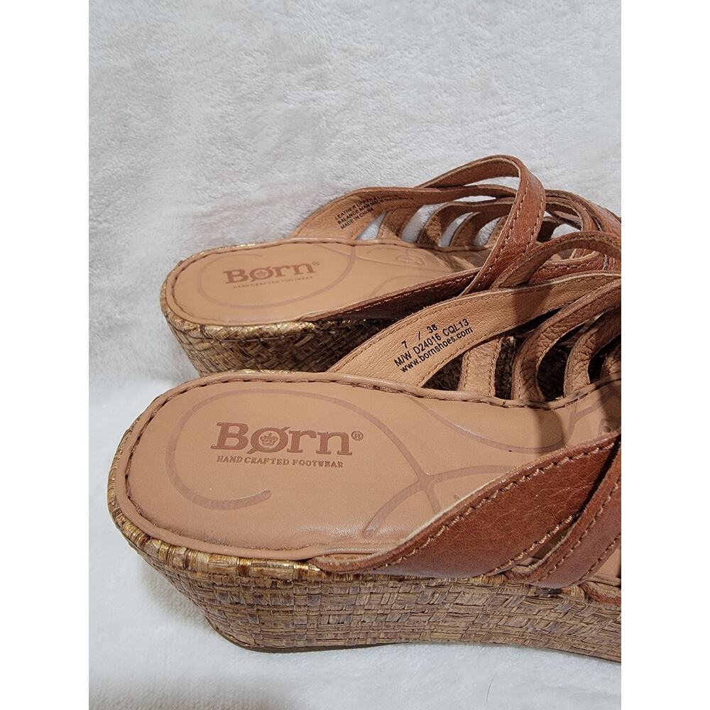 Born Thong Strappy Wedge Heel Sandals Tan Sz 7 MINT CONDITION! - Picture 8 of 9